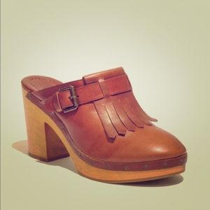 Madewell brown leather fringe clogs size 8.5
